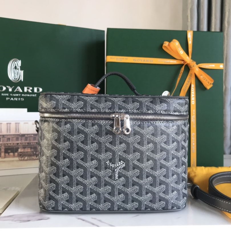 Go*ard cosmetic bags